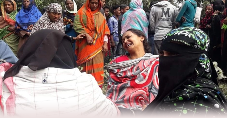 পিঁপড়া খেয়েছে চোখ, হাত-পা কামড়েছে শিয়াল