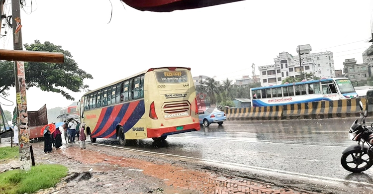 ঢাকার প্রবেশপথে কড়াকড়ি, ঢুকতে দেয়া হচ্ছে না দূরপাল্লার গাড়ি | ২২ জুন ২০২১