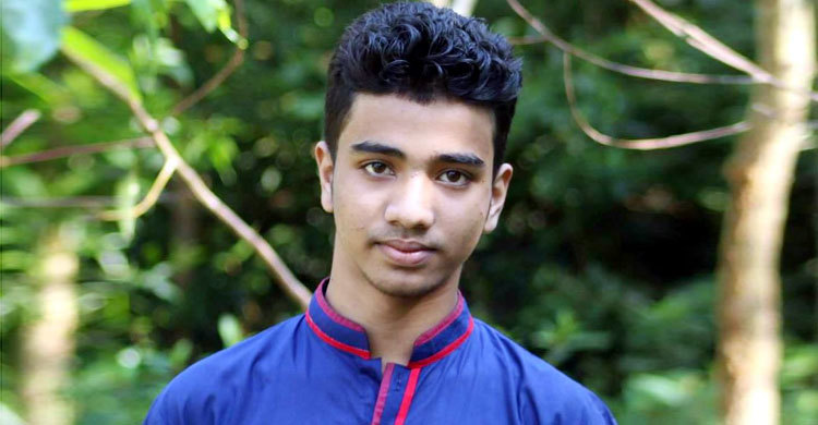 ভালোবাসা দিবসে বাবাকে হারিয়ে পরীক্ষার হলে ছেলে