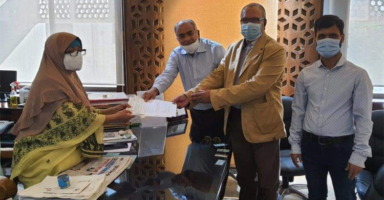 শ্রমিক কল্যাণ তহবিলে এক কোটি টাকা দিল লাফার্জ হোলসিম