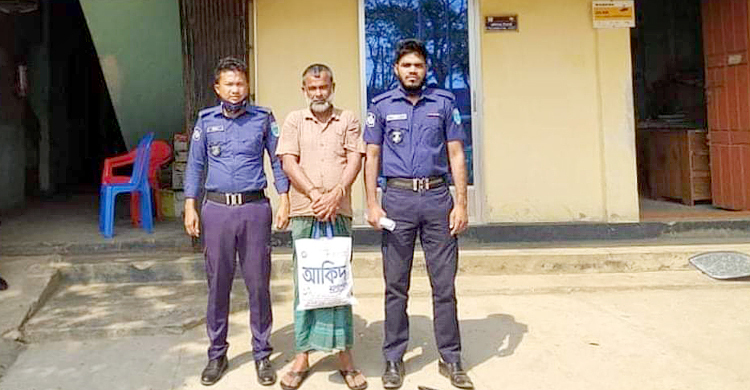 ৩০ পিস ইয়াবাসহ মাদক ব্যবসায়ী গ্রেফতার