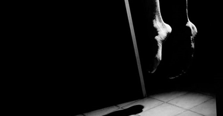 স্মার্টফোন কিনে না দেয়ায় স্কুলছাত্রের আত্মহত্যা