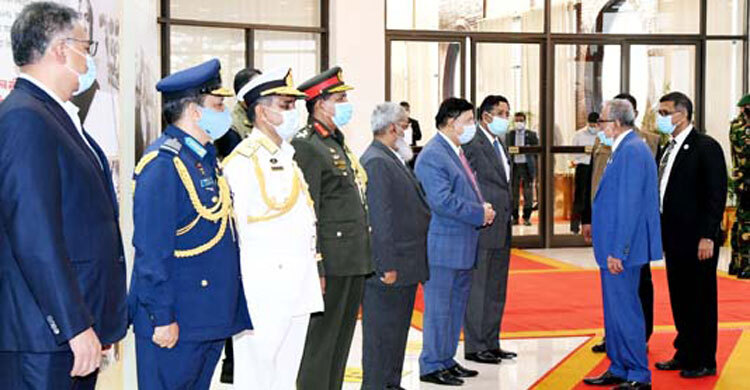 President returns home from UAE