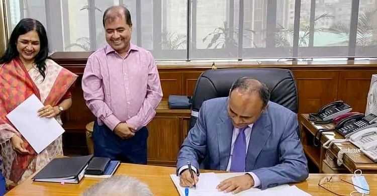 Abdur Rouf Talukder takes charge as BB governor