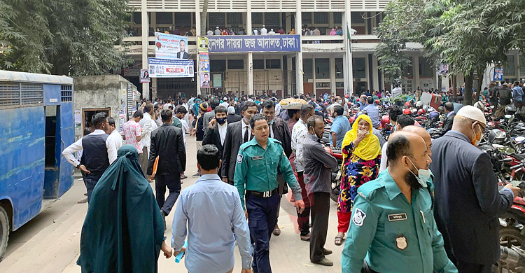 আবরার হত্যার রায় ঘিরে আদালত পাড়ায় উপচেপড়া ভিড়