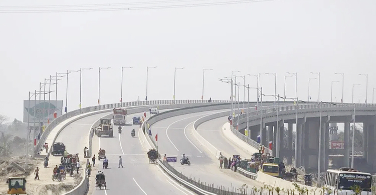 ঢাকা-মাওয়া এক্সপ্রেসওয়েতে গাড়িচাপায় নারীর মৃত্যু