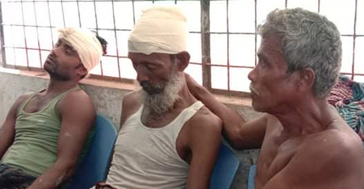 চায়ের দোকানে বসা নিয়ে সংঘর্ষে পুলিশসহ আহত ২৫