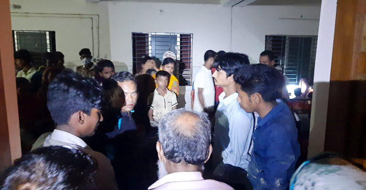 ‘মোর বাপে আর নামাজ পড়তে যাইবে না’