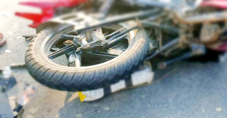 দাউদকান্দিতে বাসচাপায় সাংবাদিকসহ নিহত ৩