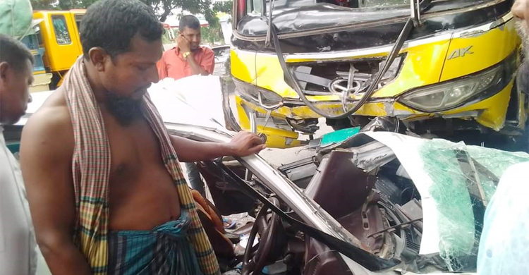 সোনারগাঁয়ে বাসের ধাক্কায় বিশ্ববিদ্যালয় ছাত্রী নিহত