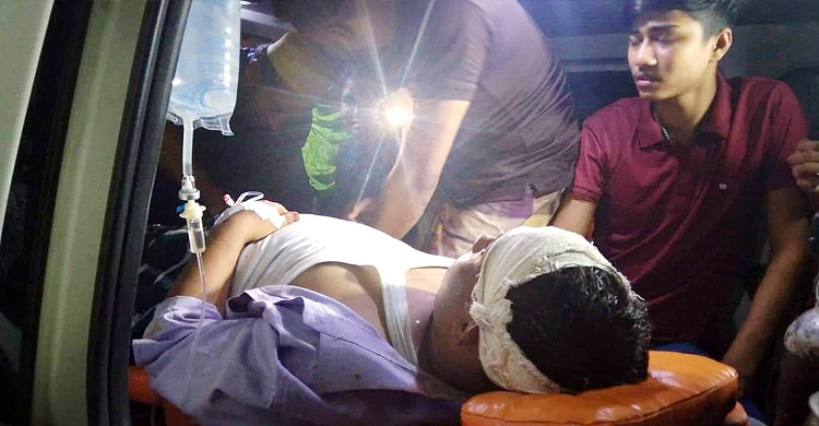 দোকানে আড্ডা দেওয়ার সময় সৌদি প্রবাসীকে গুলি করে বাইক ছিনতাই