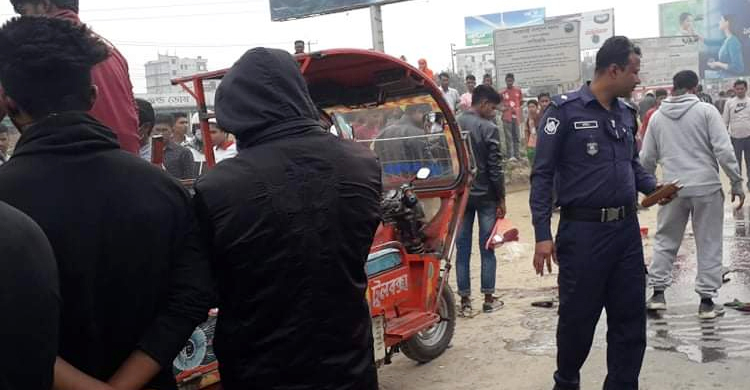 কুমিল্লায় গাড়িচাপায় দুই তরুণ নিহত