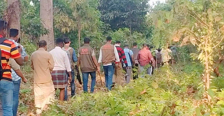 টেকনাফের পাহাড়ে অপহরণ: অভিযানে ক্ষিপ্ত অপহরণকারীরা