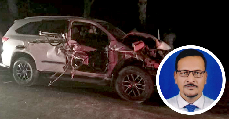 অল্পের জন্য সস্ত্রীক প্রাণে বেঁচে ফিরলেন উপসচিব