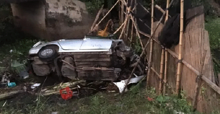 প্রাইভেটকারে ট্রেনের ধাক্কায় প্রাণ গেলো ঢাবির সাবেক শিক্ষকের