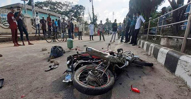 ট্রাকের ধাক্কায় মোটরসাইকেল আরোহী তরুণ নিহত