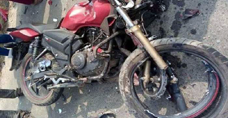 মোটরসাইকেল-সিএনজি সংঘর্ষে প্রাণ গেল দুই কিশোরের