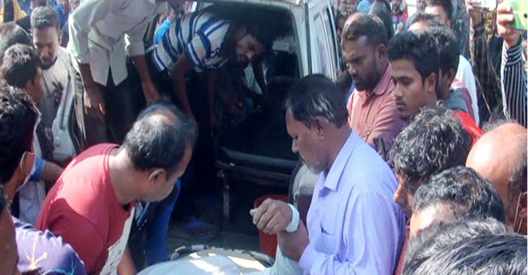 বাড়ি ফেরা হলো না বাবা-ছেলের