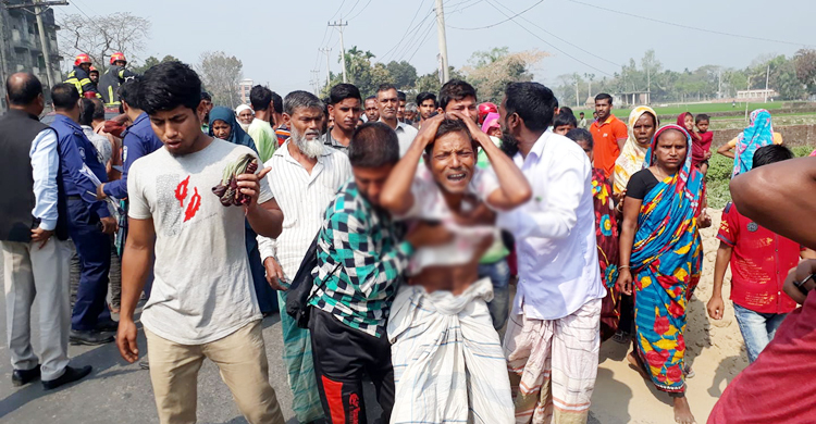 নেত্রকোনায় ট্রাক-পিকআপ সংঘর্ষে নিহত ২