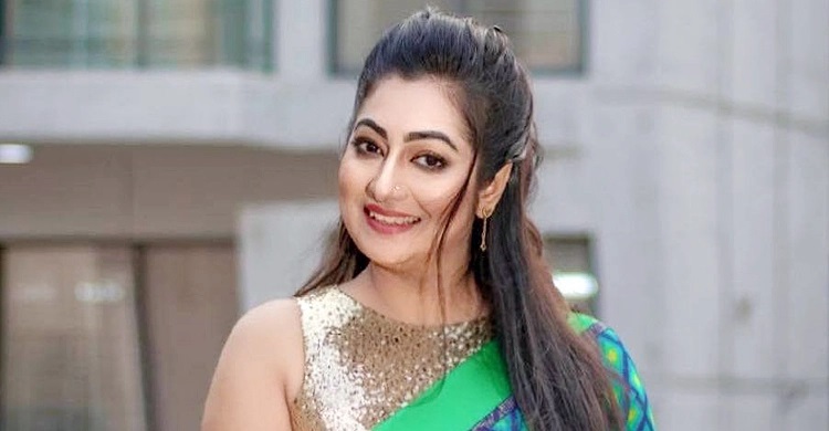Actress Romana Sorna arrested