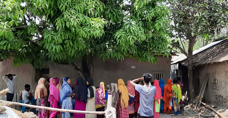 সন্ধ্যায় স্বামীর সঙ্গে বাগবিতণ্ডা, রাতে লাশ