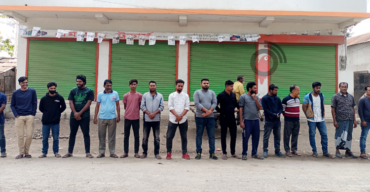 আদিয়ান মার্টের প্রধান কার্যালয়-সিইওর বাড়িতে গ্রাহকদের তালা