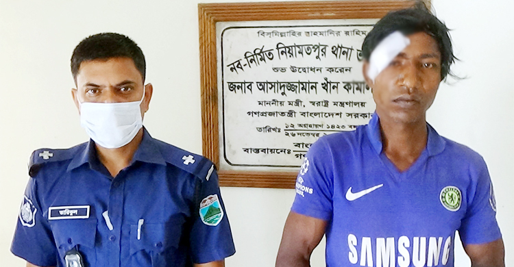 নিয়ামতপুরে হত্যা মামলার আসামি গ্রেফতার