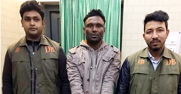 ১৫ মামলার আসামি ডাকাত সরদার গ্রেফতার