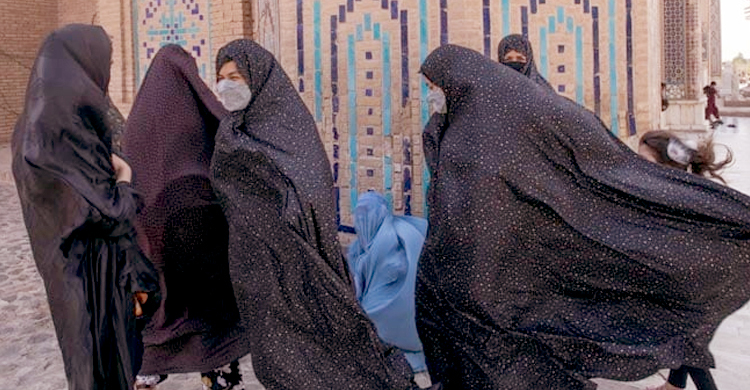 আফগান নারীদের ওপর কঠোর বিধিনিষেধ নিয়ে বৈঠক করবে জাতিসংঘ