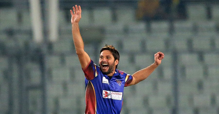 একদম শেষ ডাকে দল পেলেন শহীদ আফ্রিদি