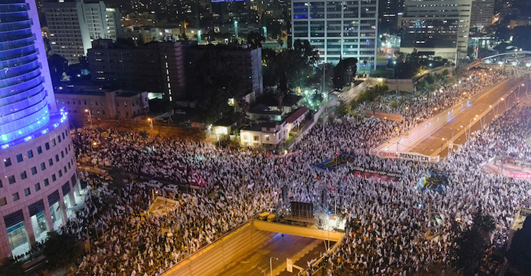 নেতানিয়াহু সরকারের বিরুদ্ধে বিক্ষোভে উত্তাল ইসরায়েল