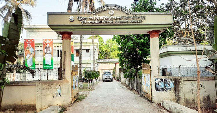 ‘স্যার’ না বললে তথ্য দেবেন না উপ-সহকারী কৃষি কর্মকর্তা