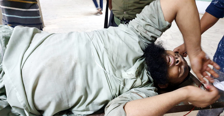 সেজান জুস কারখানায় আগুন, লাফিয়ে ও ধোঁয়ায় আহত ৬