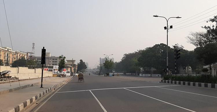 অঘোষিত লকডাউনেও বায়ুদূষণে শীর্ষে ঢাকা