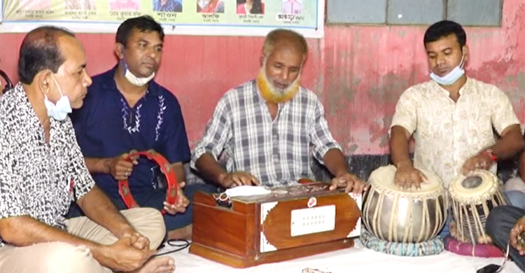 ট্রাকচালকের বিস্ময়কর প্রতিভা, মান্না দে’র মতো গাইতে পারেন সব গান