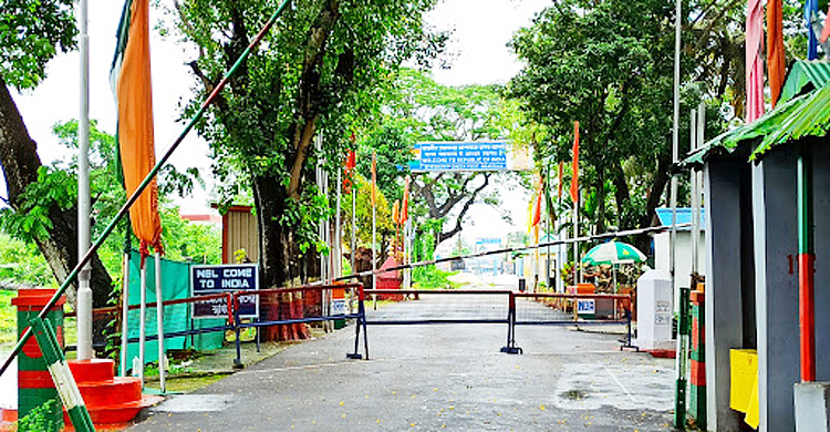 ভাষা দিবসে আখাউড়া স্থলবন্দরে আমদানি-রফতানি বন্ধ