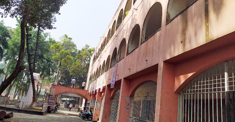 দুর্নীতির মামলায় জেলা পরিষদের সাঁটলিপিকার কারাগারে