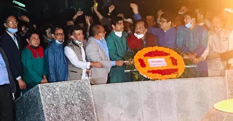 বিজয়ের মাসের প্রথম প্রহরে স্বেচ্ছাসেবক লীগের শ্রদ্ধা