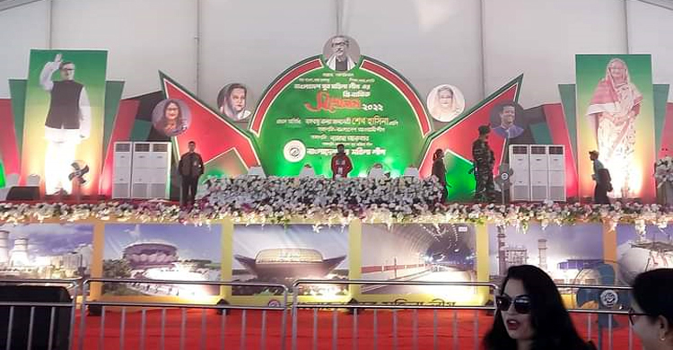 নেতাকর্মীদের পদচারণায় মুখরিত সোহরাওয়ার্দী উদ্যান