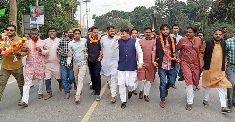 প্রার্থিতা ফিরে পেলেন শুভ, মির্জাপুরে আনন্দ মিছিল