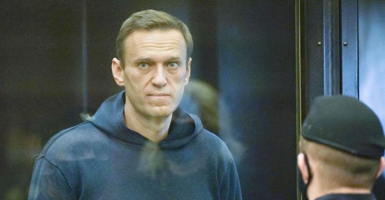 Putin critic Navalny could ‘die within days’, say doctors