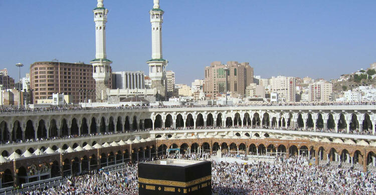 Saudi allows citizens, residents to perform prayers in Al-Haram Mosque