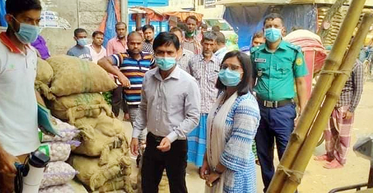 অভিযান, আলু বিক্রি বন্ধ রেখেছেন ব্যবসায়ীরা