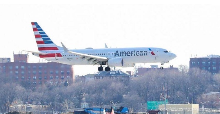 American Airlines posts third straight quarterly loss