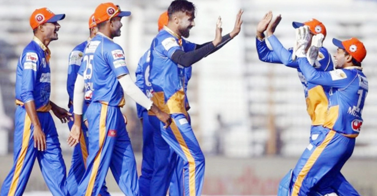 আমিরের আগুনঝরা বোলিং, রাজশাহীকে হারিয়ে ফাইনালে খুলনা