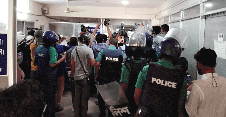 4 killed in clashes with cops in Chattogram