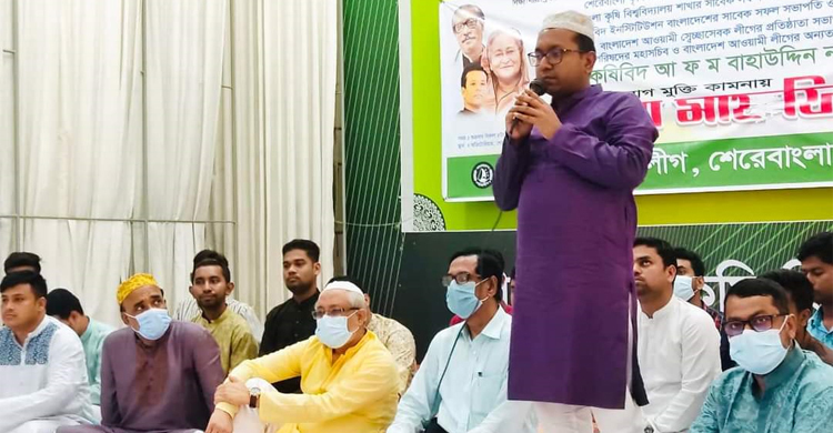 শেকৃবিতে বাহাউদ্দীন নাছিমের রোগমুক্তিতে দোয়া