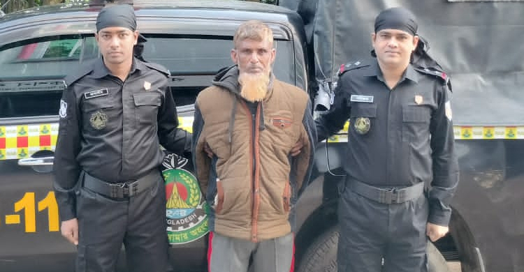 মাদক মামলার পলাতক আসামি ইয়াবাসহ গ্রেফতার