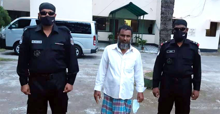 শরীয়তপুরে পাইপগান-ককটেলসহ একজনকে গ্রেফতার