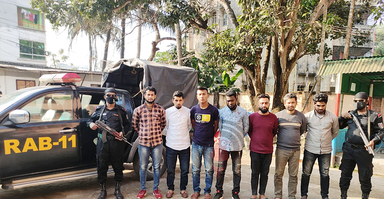 কুমিল্লায় নির্বাচনের আগেরদিন ২৯ ককটেলসহ আটক সাত 